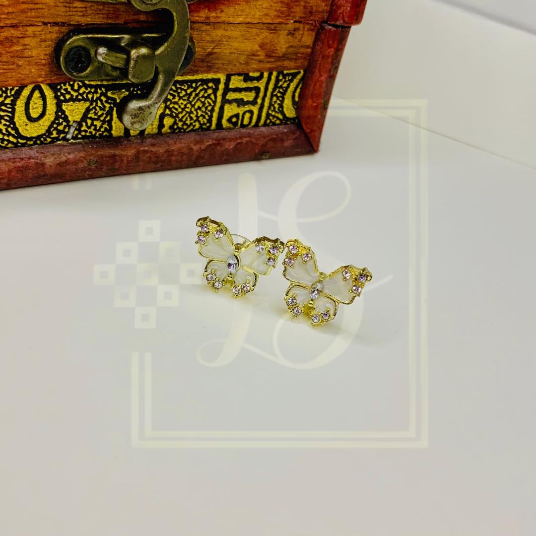 Exquisitos Aretes De Mariposa Blanca