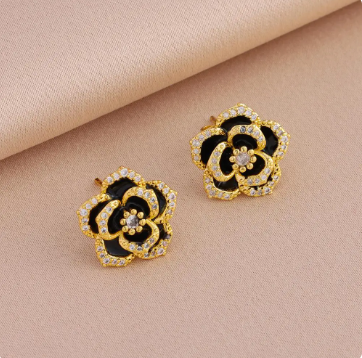 Aretes Camelia Negra